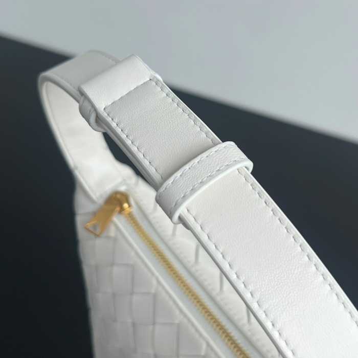 보테가 캔디 윌리스 숄더백 776781 | 17 x 13.5 x 5.3cm