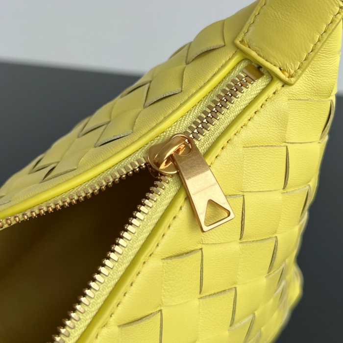보테가 캔디 윌리스 숄더백 776781 | 17 x 13.5 x 5.3cm