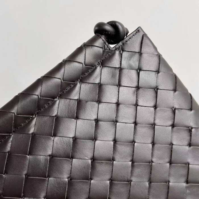 보테가 플랫 루프 크로스백 라지 776204 | 28.5 x 35 x 2.5cm