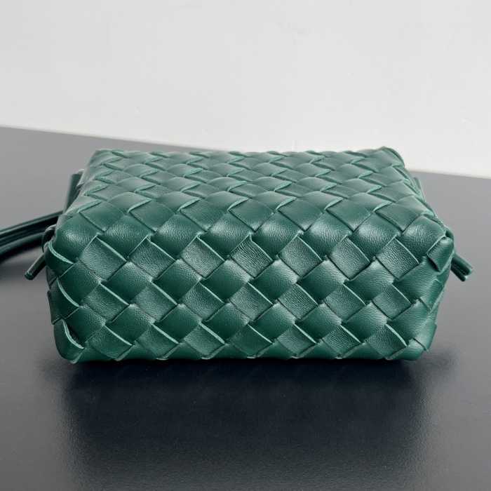 보테가 미니루프 카메라백 723547 | 17 x 10 x 6cm