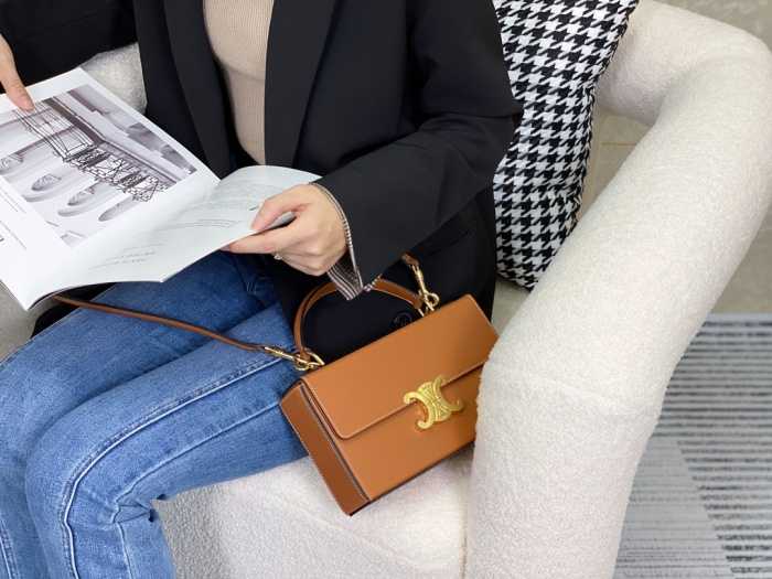 셀린 트리오페 박스백 199993 | 22 x 13.5 x 6cm