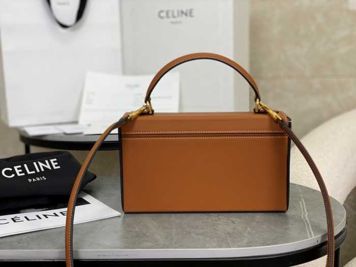 셀린 트리오페 박스백 199993 | 22 x 13.5 x 6cm