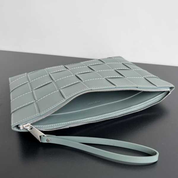 보테가 인트레치아토 카프스킨 우븐 클러치백 649616 | 35 x 25 x 1cm