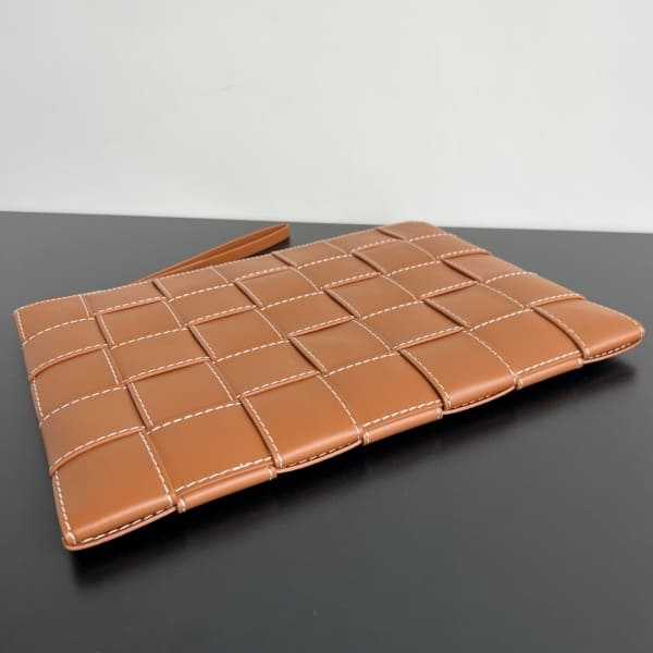 보테가 인트레치아토 카프스킨 우븐 클러치백 649616 | 35 x 25 x 1cm