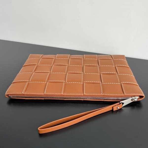 보테가 인트레치아토 카프스킨 우븐 클러치백 649616 | 35 x 25 x 1cm