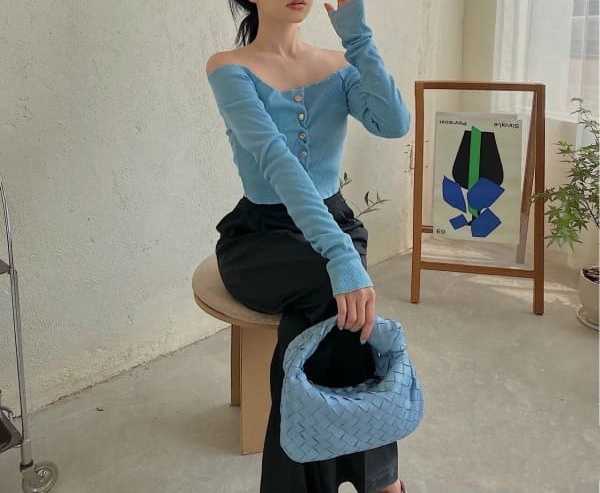 보테가 캔디 조디백 미니 라이트블루 651876 | 23 x 28 x 8cm