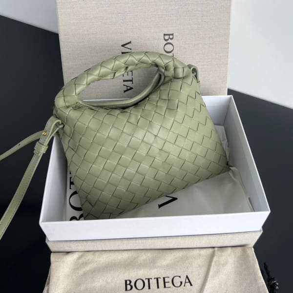 보테가 미니 홉 숄더백 777586 | 25.5 x 14.5 x 11cm