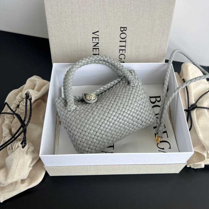 보테가 미니 토스카 크로스백 핸드백 776755 | 20 x 15.5 x 7cm