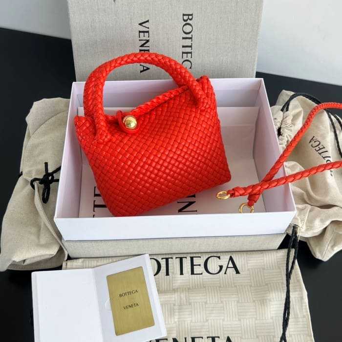 보테가 미니 토스카 크로스백 핸드백 776755 | 20 x 15.5 x 7cm