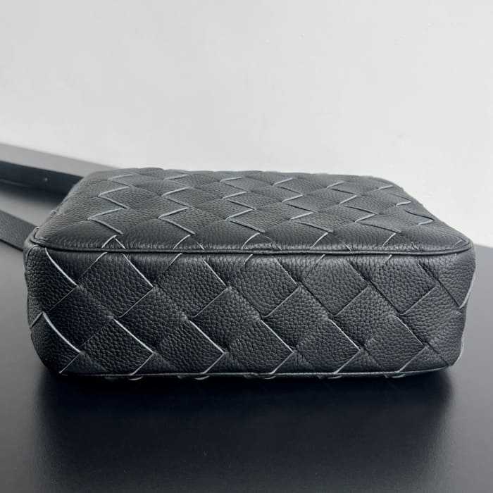 보테가 인트레치아토 우븐 카메라 크로스백 숄더백 755925 | 29 x 19.5 x 7.5cm