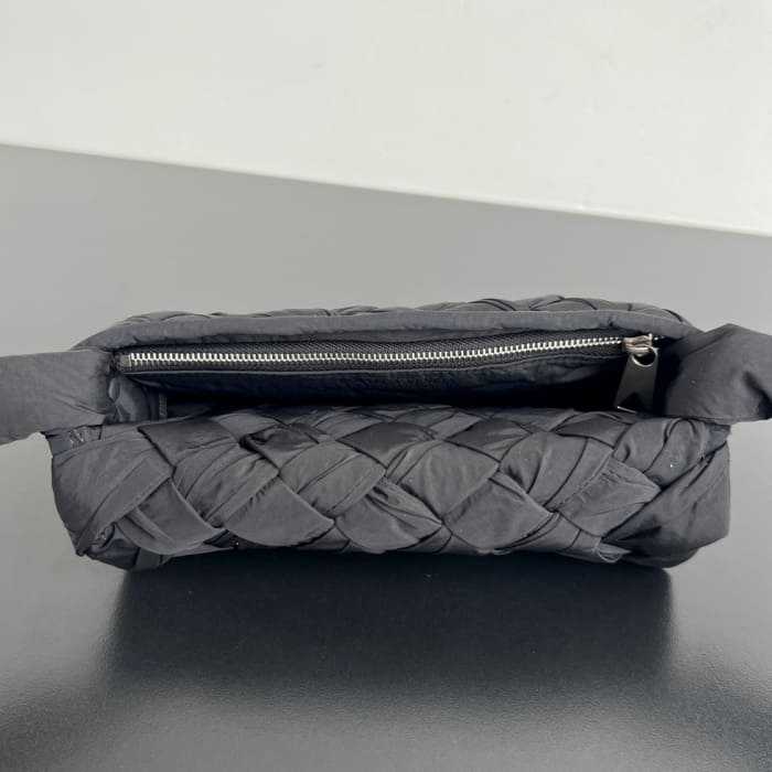 보테가 뉴 럼플 나일론백 스몰 795498 | 21 x 14 x 5cm