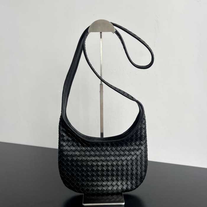 보테가 인트레치아토 베네토 숄더백 스몰 836918 | 27 x 17 x 2.5cm
