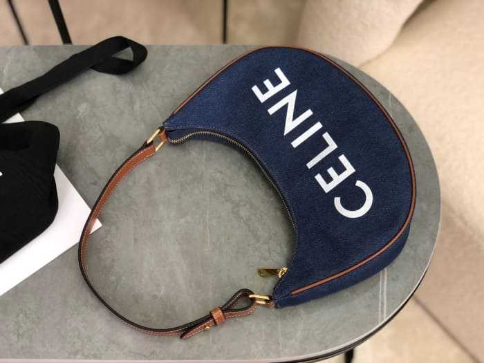 셀린느 로고 프린트 아바 호보백 193952 | 23 x 14 x 7cm