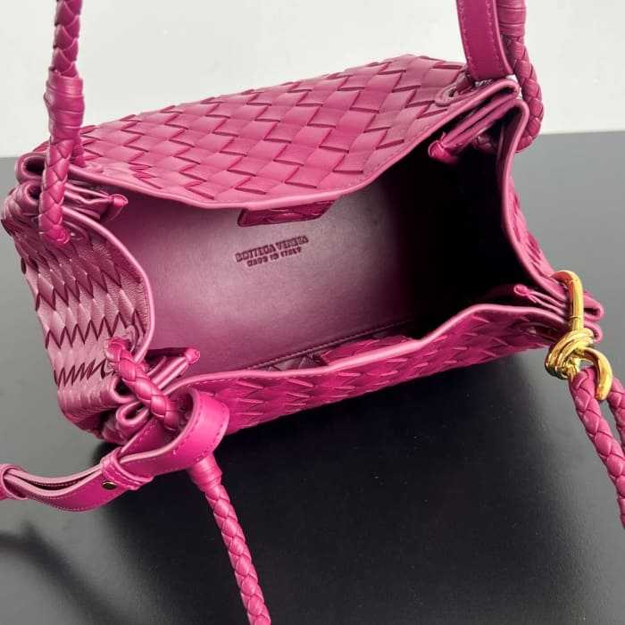 보테가 인트레치아토 우븐 파라슈트 숄더백 미듐 835921 | 29.5 x 18.5 x 17.5cm