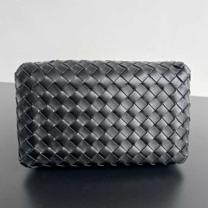 보테가 인트레치아토 우븐 파라슈트 숄더백 미듐 835921 | 29.5 x 18.5 x 17.5cm