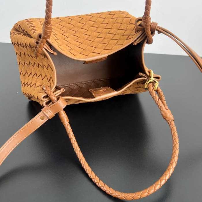 보테가 인트레치아토 우븐 파라슈트 숄더백 미듐 835921 | 29.5 x 18.5 x 17.5cm