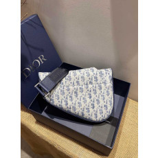 디올 오블리크 새들 크로스백 | 사이즈: 20 x 28.6 x 5cm