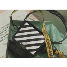 오프화이트(off white) 디아그 플랩백 | 사이즈: 20cm