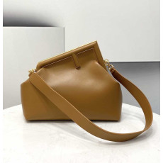 펜디 퍼스트백 미디움 | 32.5 x 15 x 23.5cm
