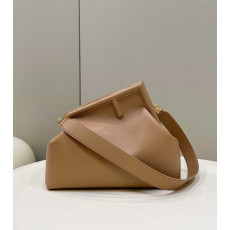 펜디 퍼스트백 미디움 | 32.5 x 15 x 23.5cm