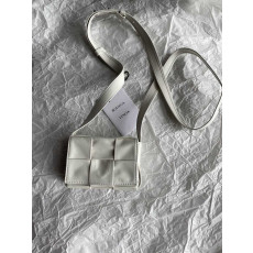 보테가 카세트백 미니 | 12 x 8 x 4cm