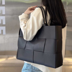 보테가베네타 아르코 토트백 라지 680165 | 47 x 13 x 33cm
