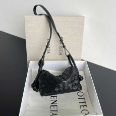 보테가 인트레치아토 루프 카메라백 796615 | 19 x 12 x 9cm