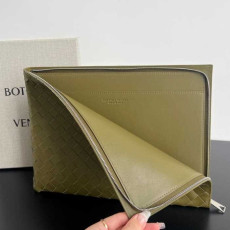 보테가 인트레치아토 하프지퍼 클러치백 607479 | 33 x 24 x 2cm
