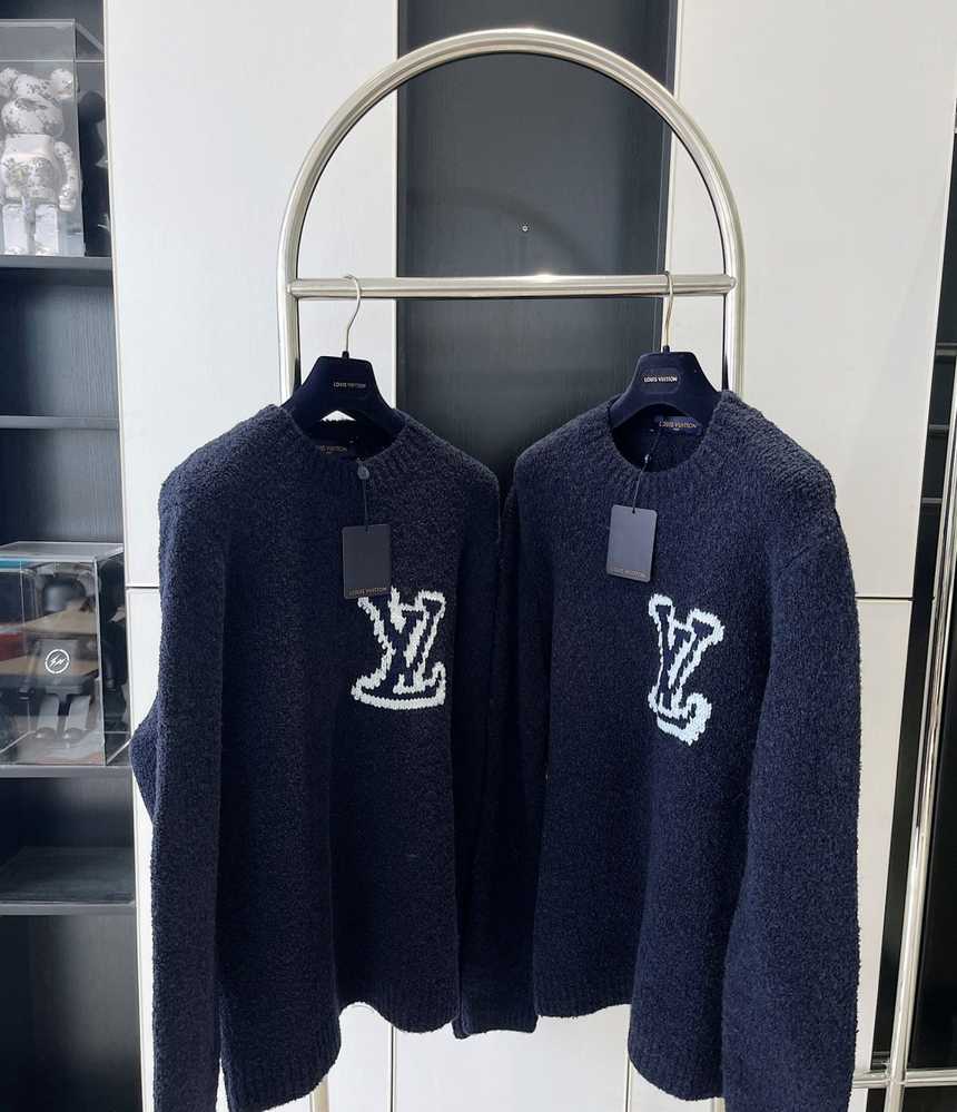 루이비통 lv 울 로고 니트 긴팔티 | 사이즈 S,M,L