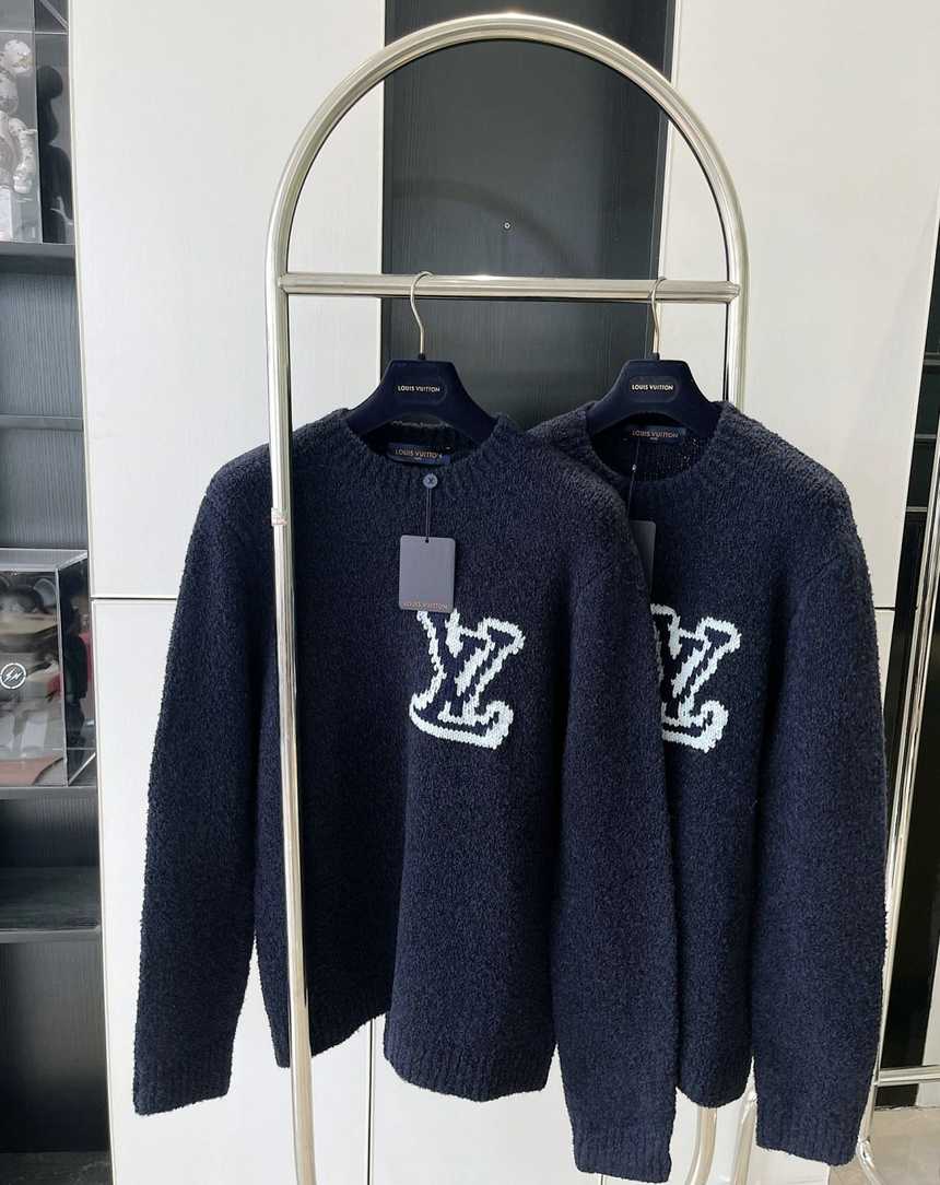 루이비통 lv 울 로고 니트 긴팔티 | 사이즈 S,M,L