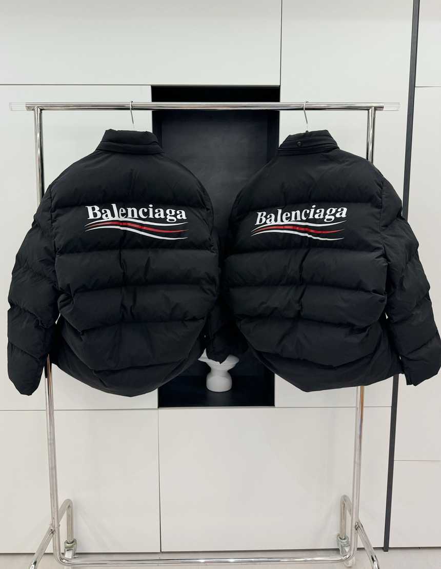 발렌시아가 웨이브 로고 다운 패딩 점퍼 | 사이즈 S,M,L,XL