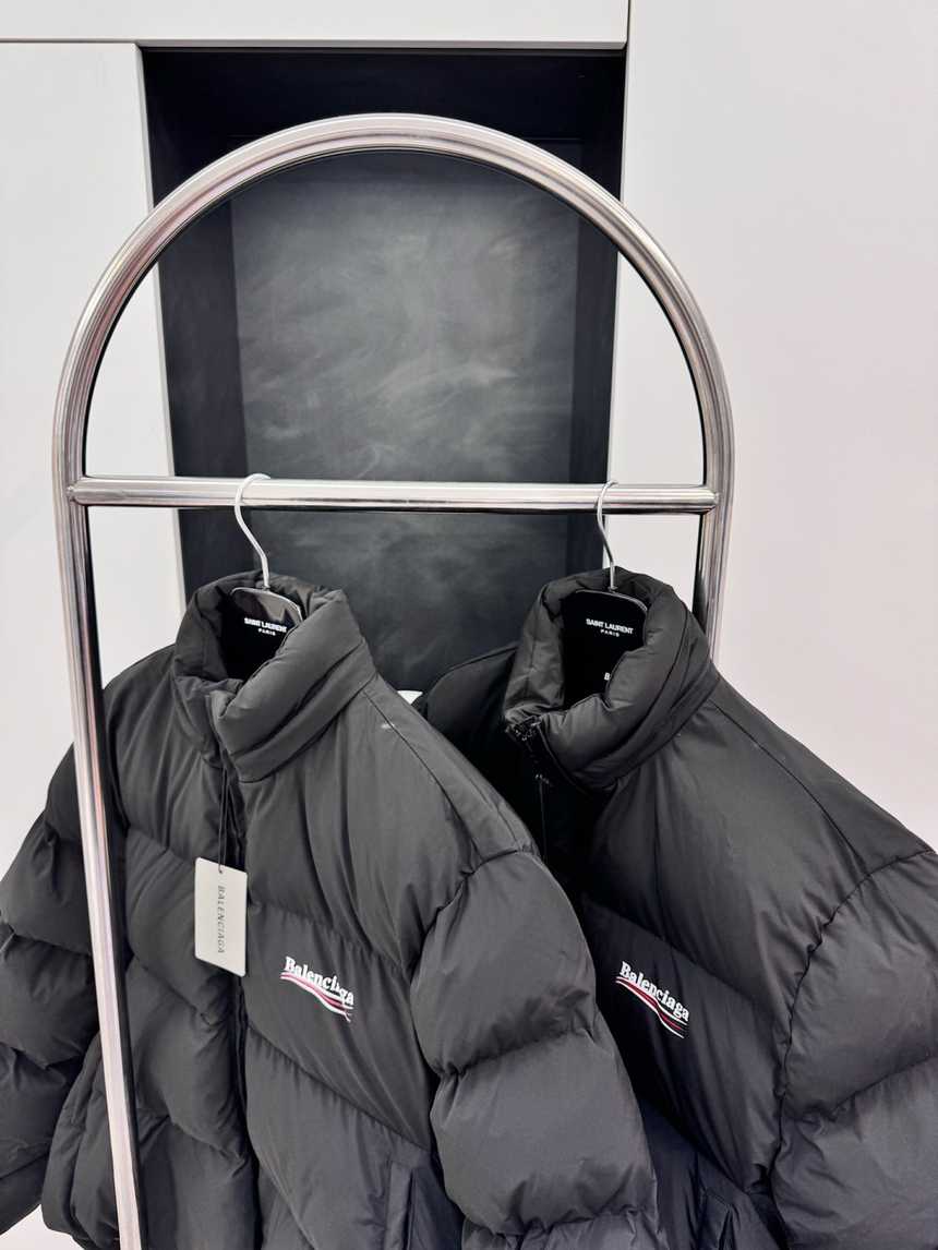 발렌시아가 웨이브 로고 다운 패딩 점퍼 | 사이즈 S,M,L,XL