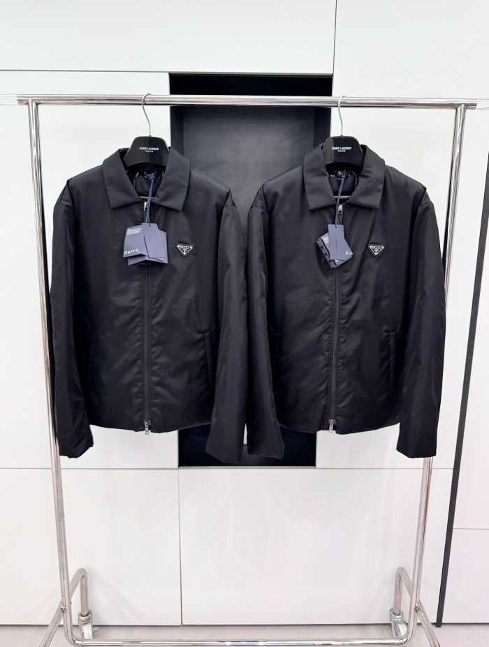 프라다 나일론 다운 자켓 점퍼 | 사이즈 S,M,L,XL