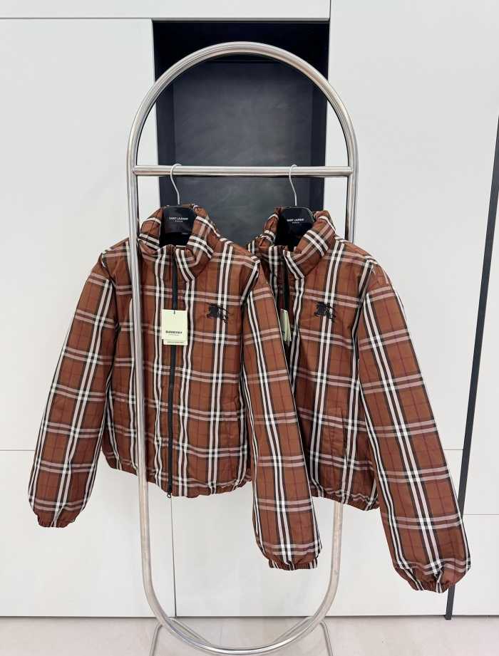 버버리 로고 브라운 체크패턴 숏 다운 자켓 봄버 패딩 | 사이즈 S,M,L,XL
