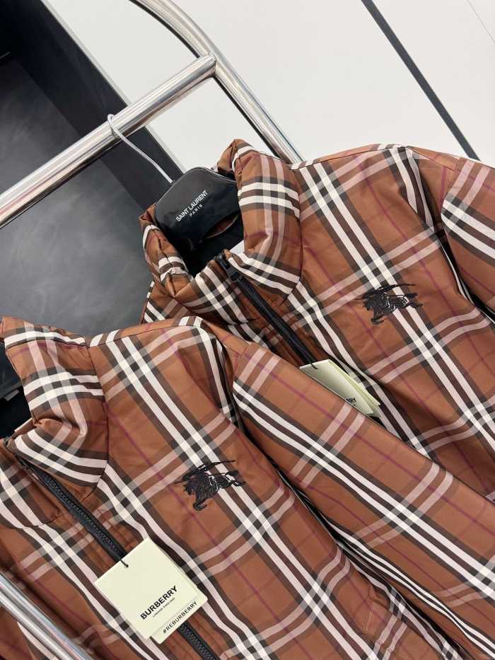 버버리 로고 브라운 체크패턴 숏 다운 자켓 봄버 패딩 | 사이즈 S,M,L,XL