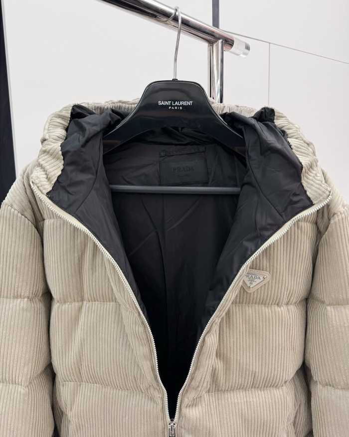 프라다 삼각로고 코듀로이 다운 크롭 패딩 자켓 | 사이즈 S,M,L,XL