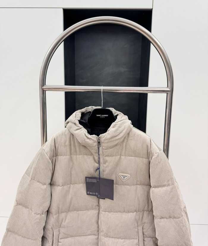 프라다 삼각로고 코듀로이 다운 크롭 패딩 자켓 | 사이즈 S,M,L,XL