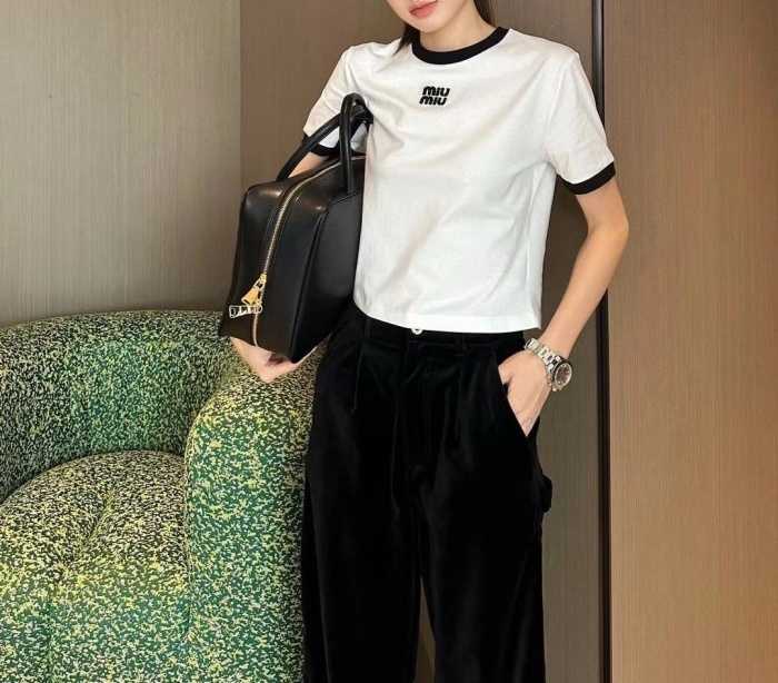 미우미우 반팔 티셔츠 | 사이즈 S,M,L