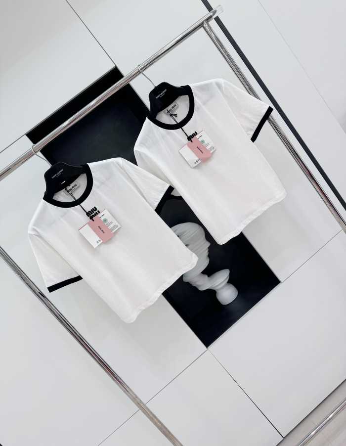 미우미우 반팔 티셔츠 | 사이즈 S,M,L