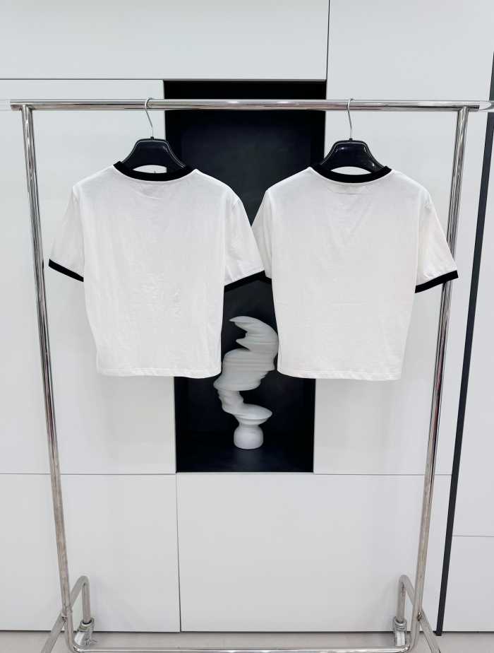 미우미우 반팔 티셔츠 | 사이즈 S,M,L