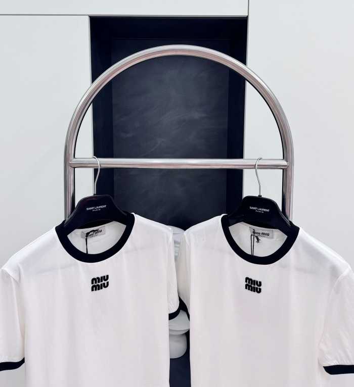 미우미우 반팔 티셔츠 | 사이즈 S,M,L