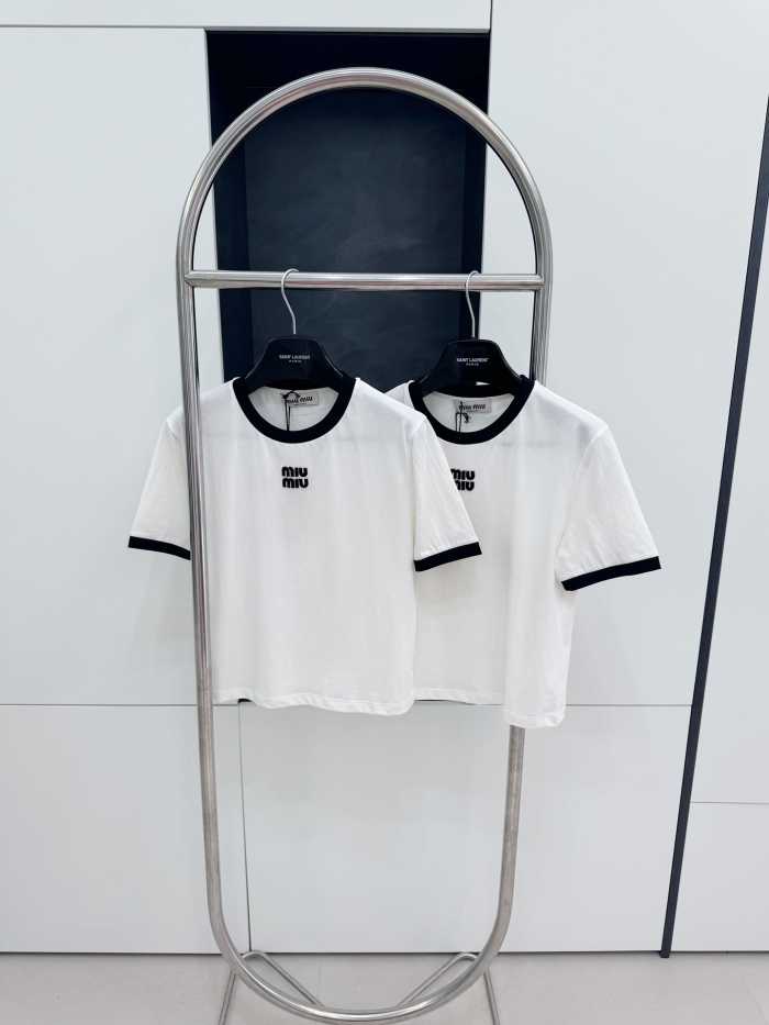 미우미우 반팔 티셔츠 | 사이즈 S,M,L