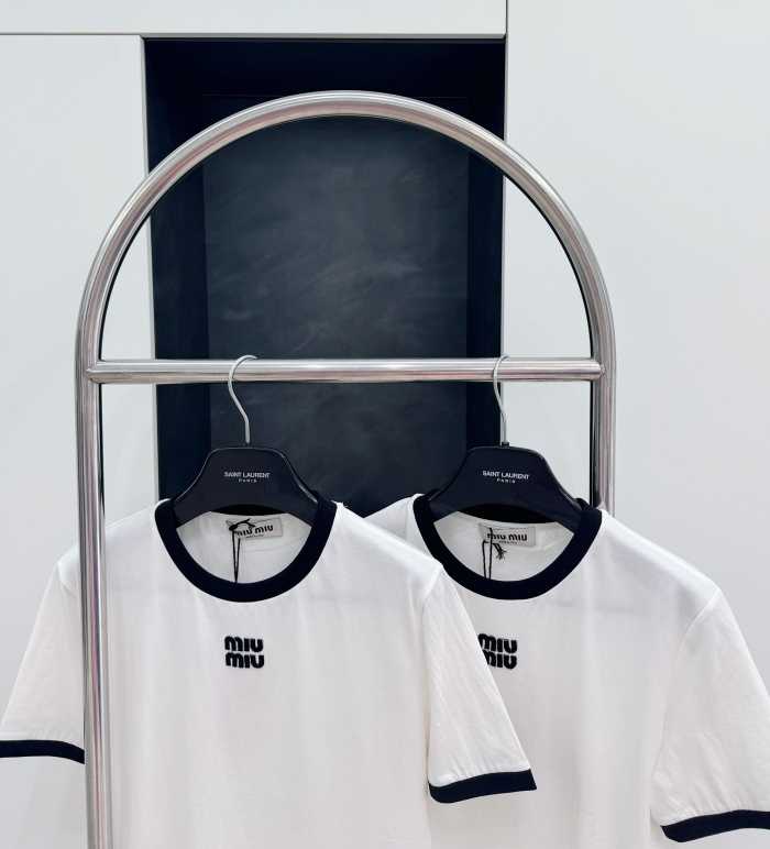 미우미우 반팔 티셔츠 | 사이즈 S,M,L