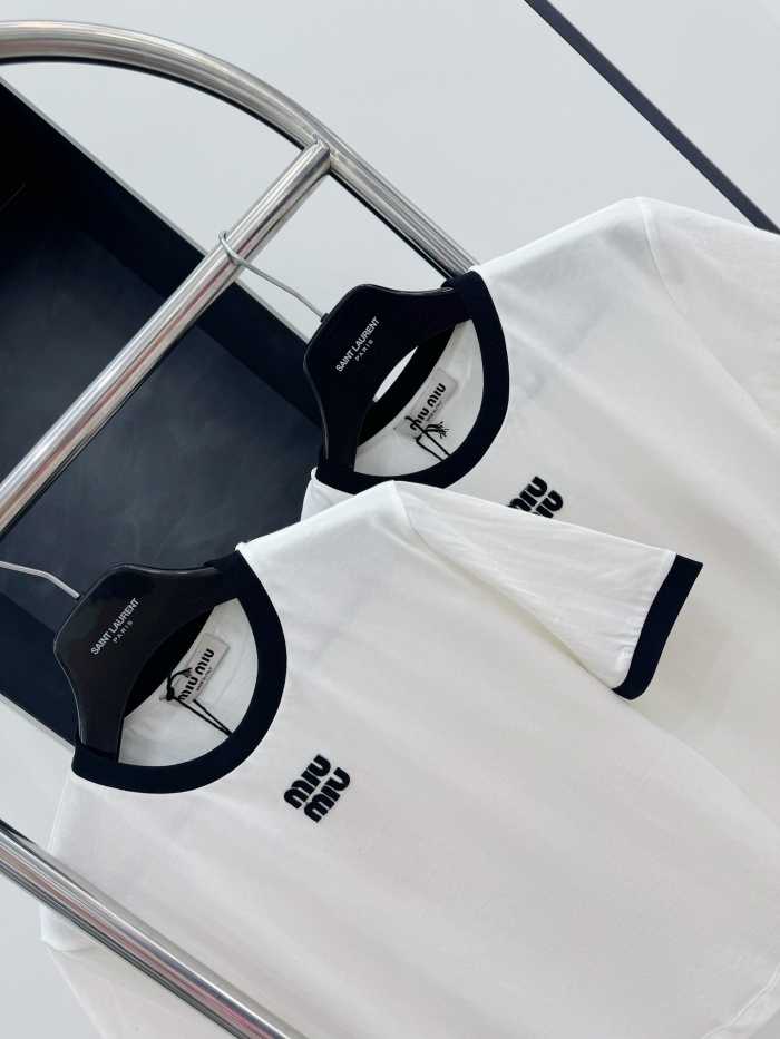 미우미우 반팔 티셔츠 | 사이즈 S,M,L