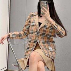 버버리 퀼팅자켓 베이지