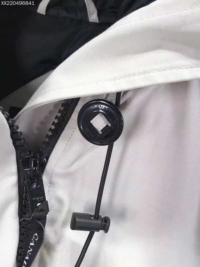 캐나다구스 패딩 화이트