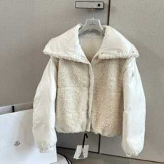  몽클레어 여자패딩 화이트