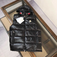  프라다 패딩조끼 582937_332