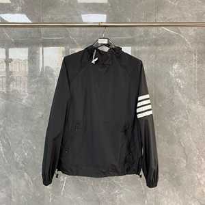 톰브라운 바람막이
