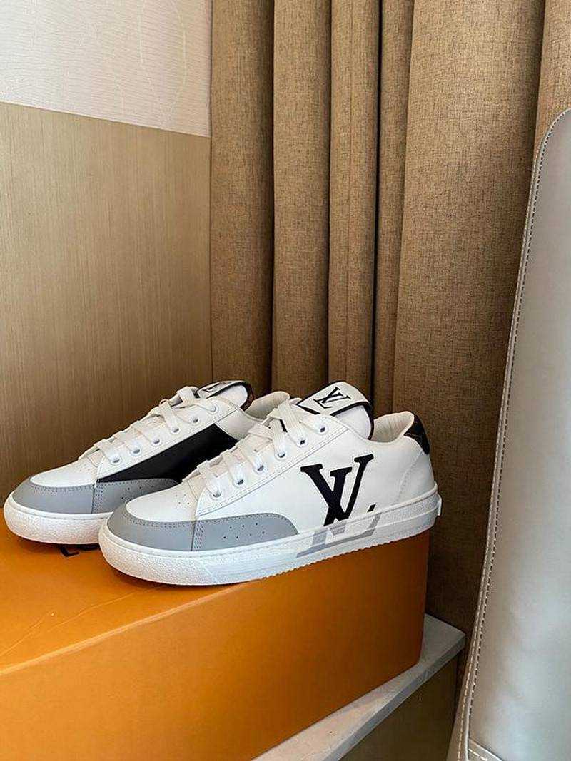 루이비통 찰리 스니커즈 로우 | 여성 35~40 , 남성 40~45